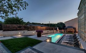 Villa Patrick-Luxury Stone House In The Center Of Istria