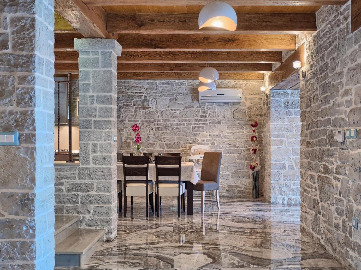 Villa Patrick-Luxury Stone House In The Center Of Istria Pazin Zewnętrze zdjęcie