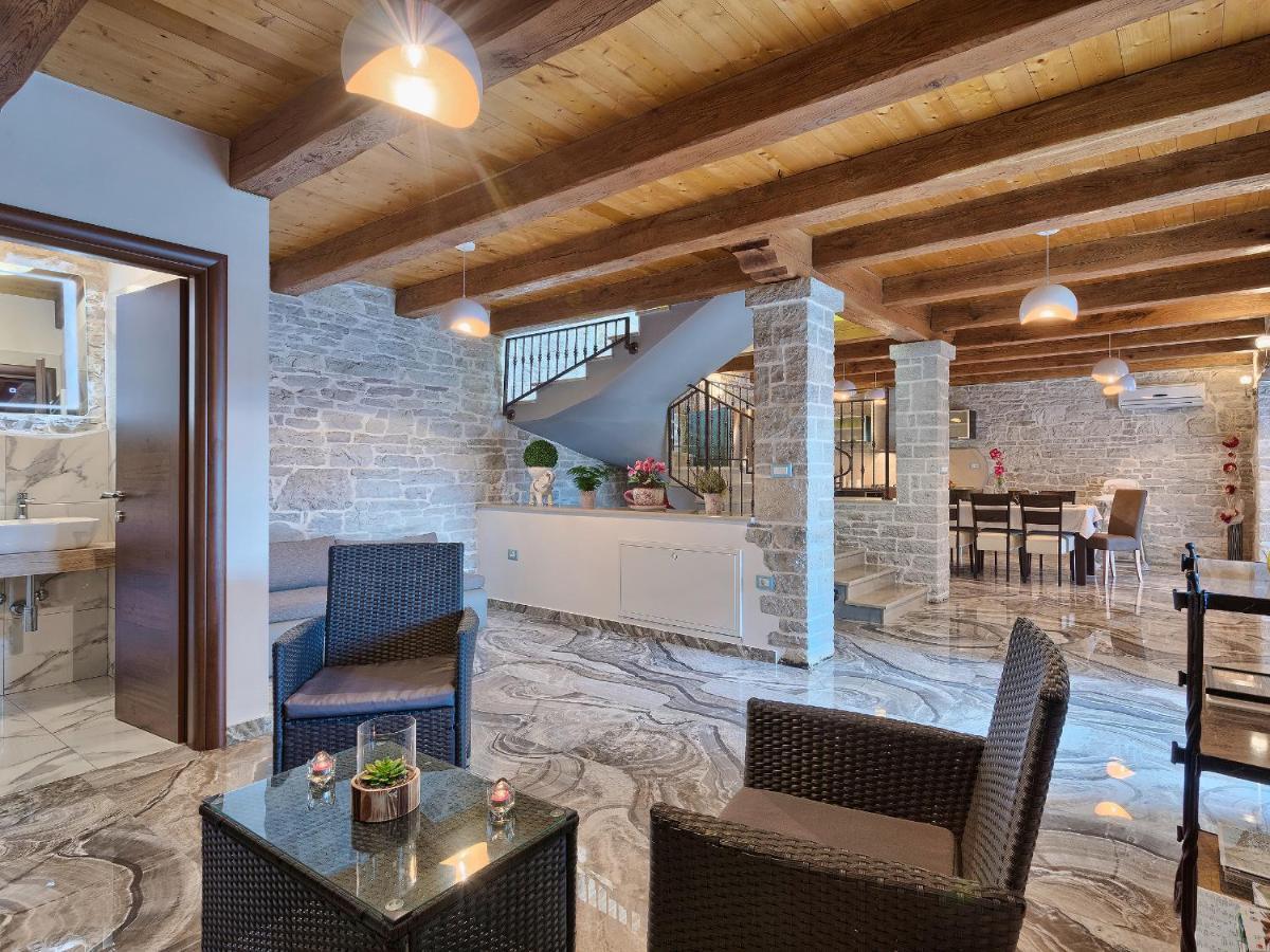 Villa Patrick-Luxury Stone House In The Center Of Istria Pazin Zewnętrze zdjęcie